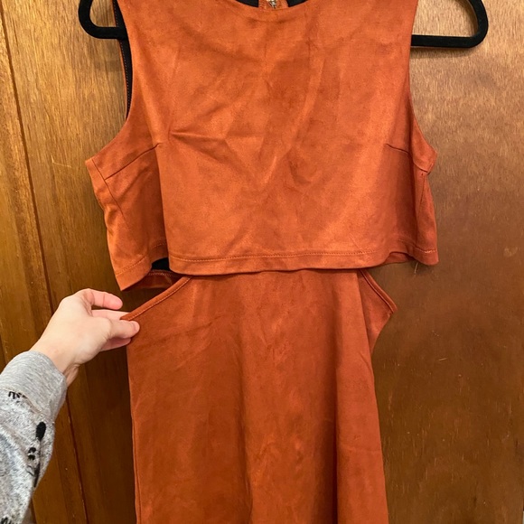 Cut out dress - Picture 4 of 5